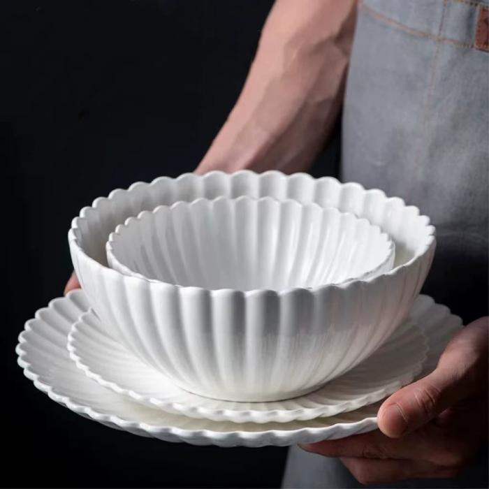 White Chrysanthemums-shaped Design Porcelain Cutlery Sets