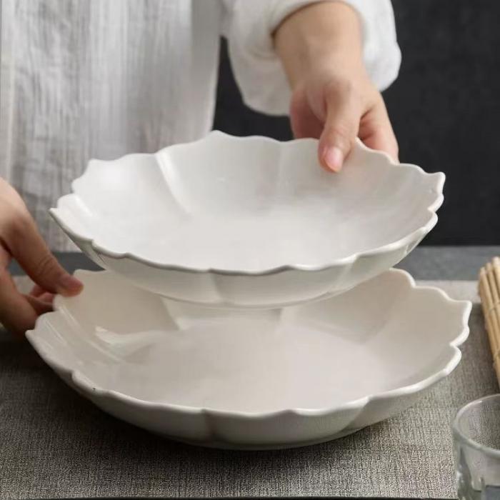 White Peony-shaped Design Porcelain Plates